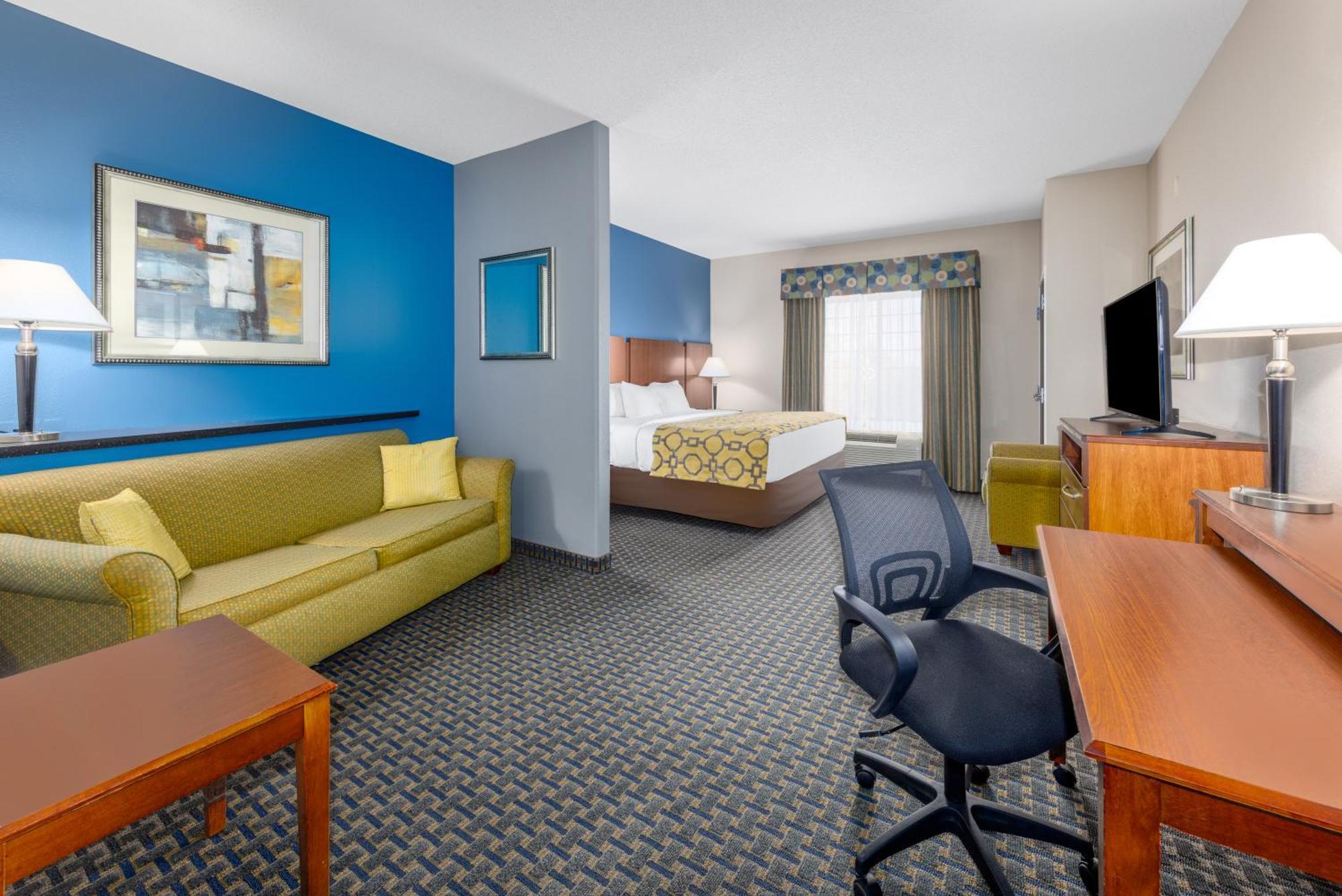 Hotel Baymont By Wyndham Pratt Exteriér fotografie